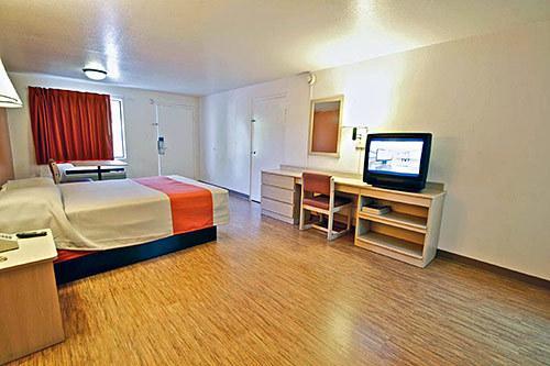 Motel 6 Raleigh Southwest - Cary