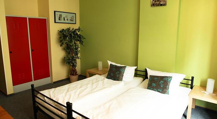 Singer109 Backpacker Apartment Hostel