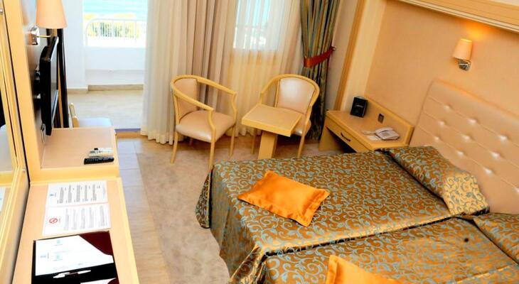 Azka Otel