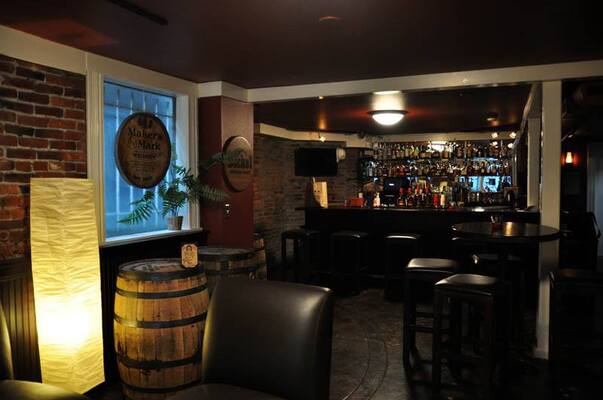 Pope House Bourbon Lounge