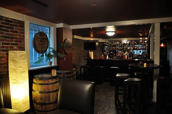 Pope House Bourbon Lounge