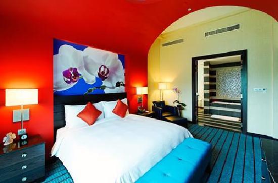 Resorts World Sentosa - Festive Hotel