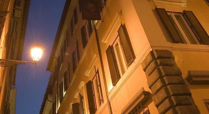 Hotel Adriano
