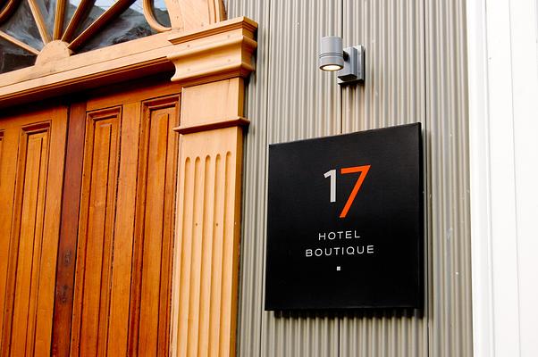 Hotel 17