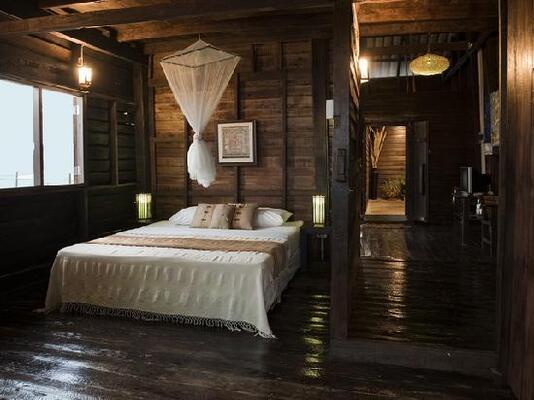 Mango Guesthouse + Villas