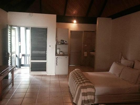 DoubleTree Resort by Hilton Hotel Fiji - Sonaisali Island