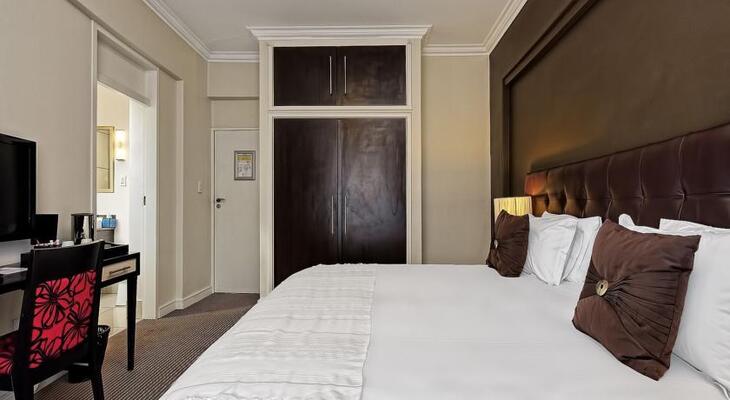 Ascot Hotel