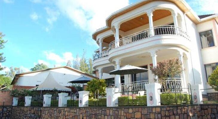 Step Town Hotel