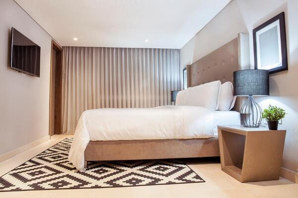 San Lazaro Art Hotel