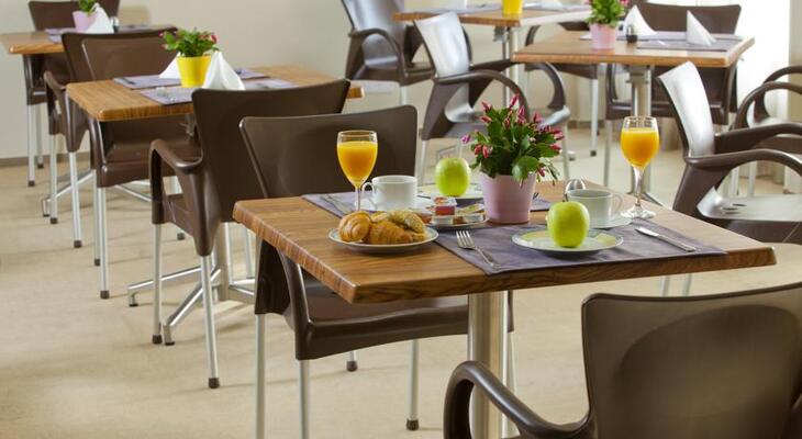 Almond Business Hotel