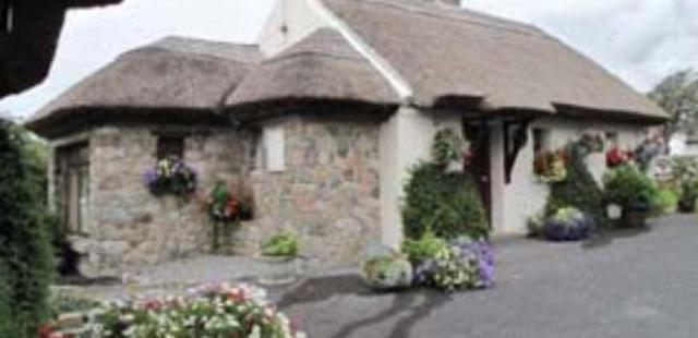 Cloch na Scith Thatched Cottage