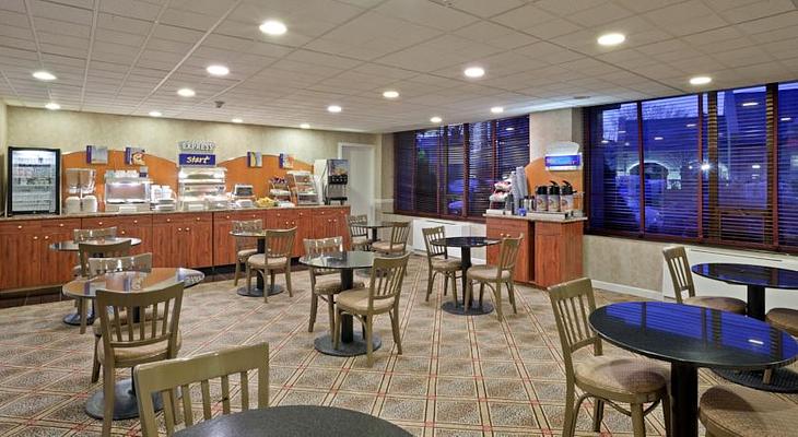 Holiday Inn Express Detroit-Birmingham, an IHG Hotel