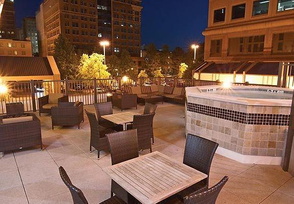 Courtyard by Marriott Memphis Downtown