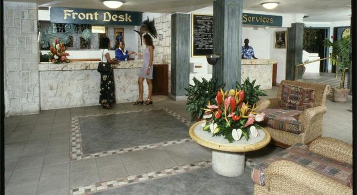 Doctors Cave Beach Hotel