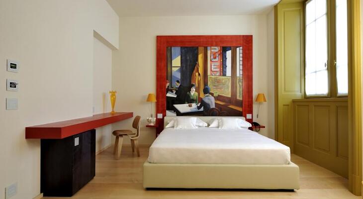 Petronilla Hotel