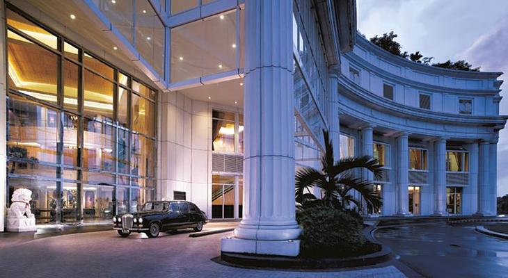 The Ritz-Carlton Jakarta, Mega Kuningan