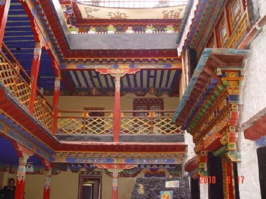 Floral Hotel Lincang (Lhasa Jokhang Temple Old Town)