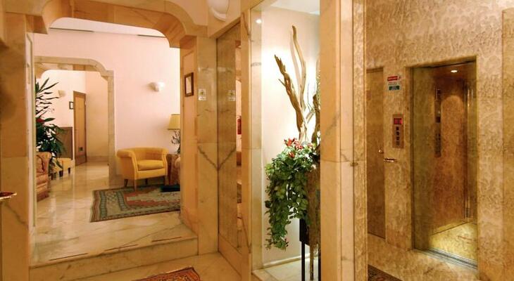 9Hotel Cesari