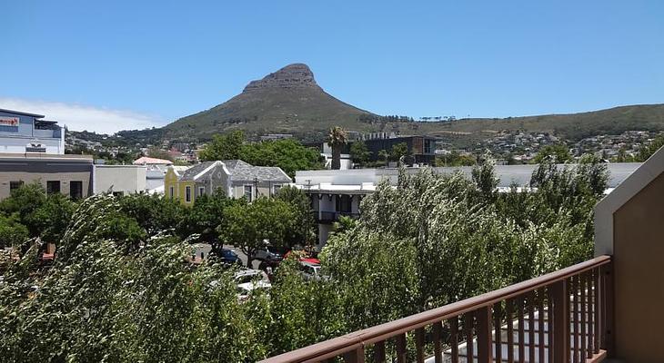 Ikhaya Lodge