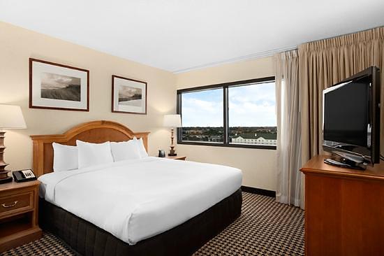 Hilton Chicago / Oak Brook Suites