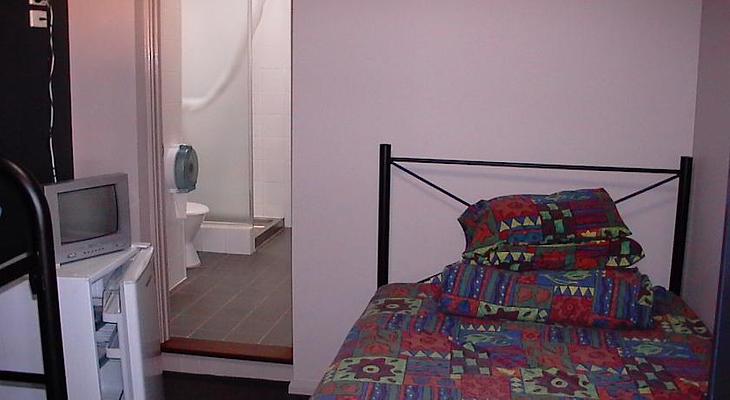Globe Backpackers & City Oasis Resort