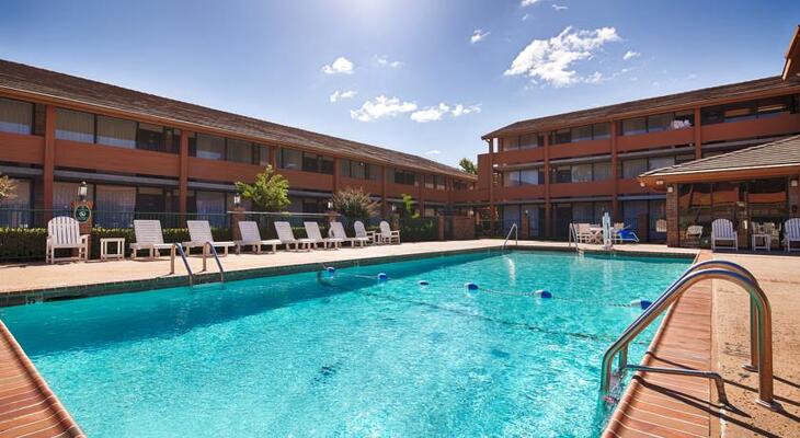 Best Western Plus Saddleback Inn & Conference Center