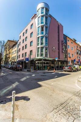 Best Western Art Plaza Hotel