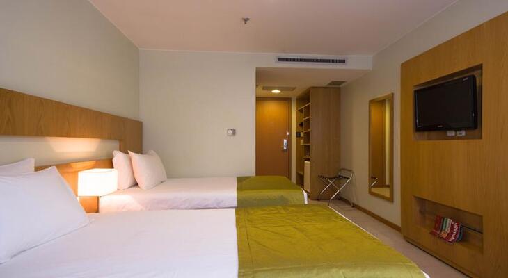 Naoum Hotel