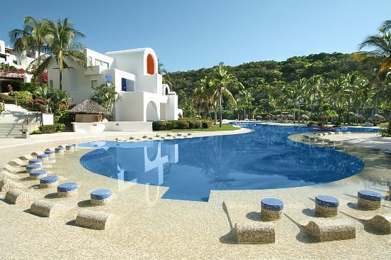 Camino Real Zaashila Huatulco