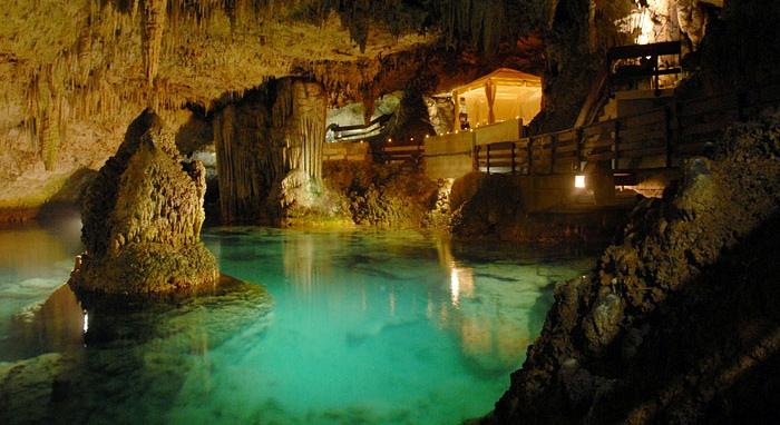 Grotta dello Smeraldo (Emerald Grotto)