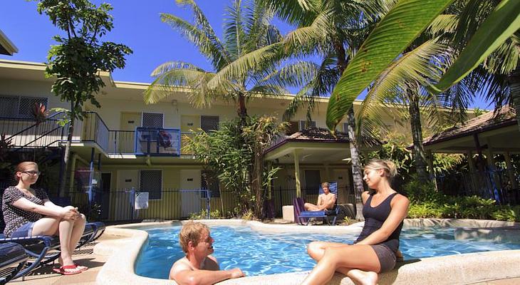 Cairns Central YHA Backpackers Hostel