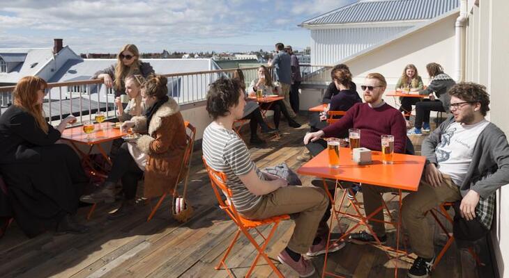Loft - HI Hostel & Bar