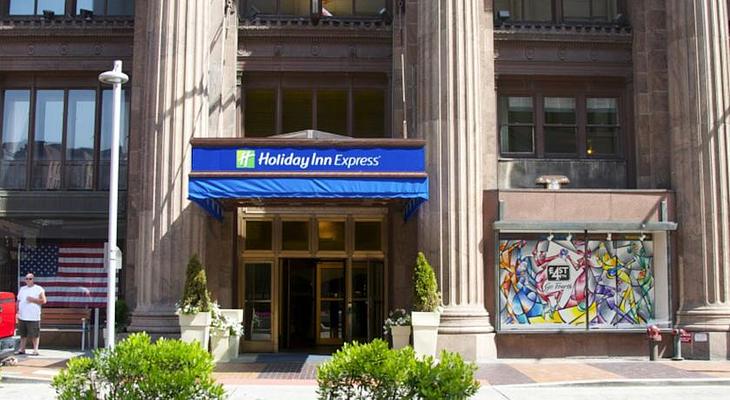 Holiday Inn Express Cleveland Downtown, an IHG Hotel