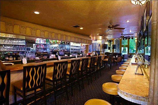 Melvyn's Restaurant & Lounge