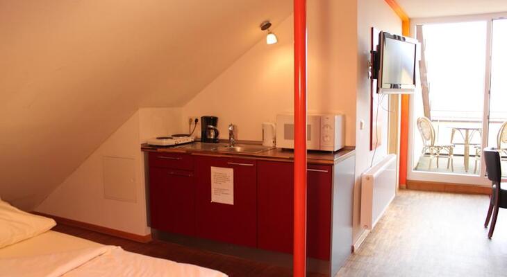 Alex 30 Hostel