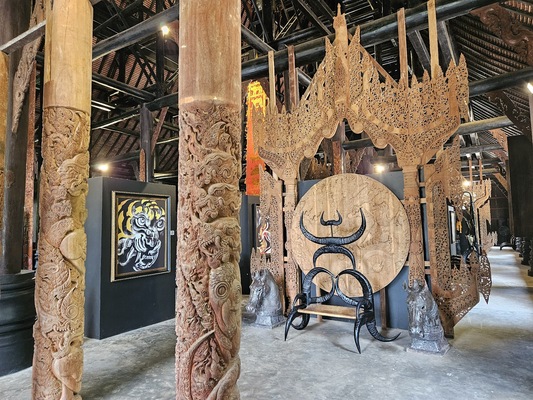 Baan Dam Museum
