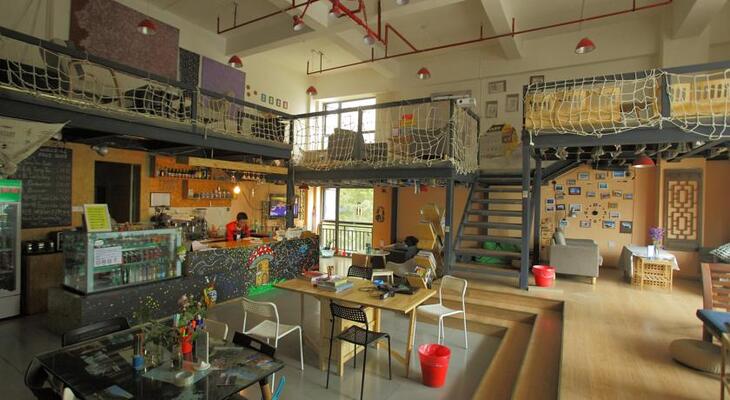 Chengdu Free Guys Youth Hostel