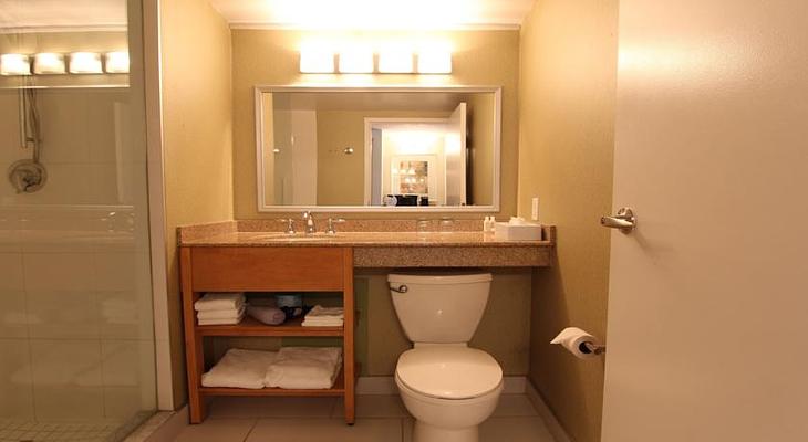 Best Western Premier Toronto Airport Carlingview Hotel