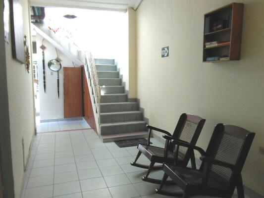 Hostal El Colibri