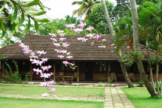 Kayaloram Heritage Lake Resort