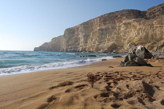 Red Sand Beach (Kokkini Ammos)