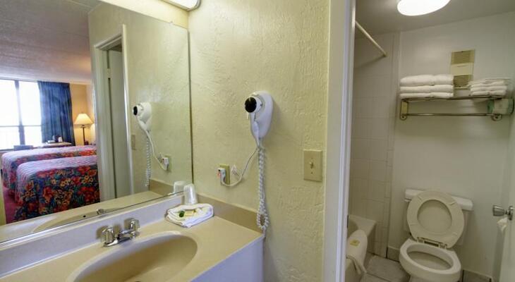 Atlantic Ocean Palm Inn
