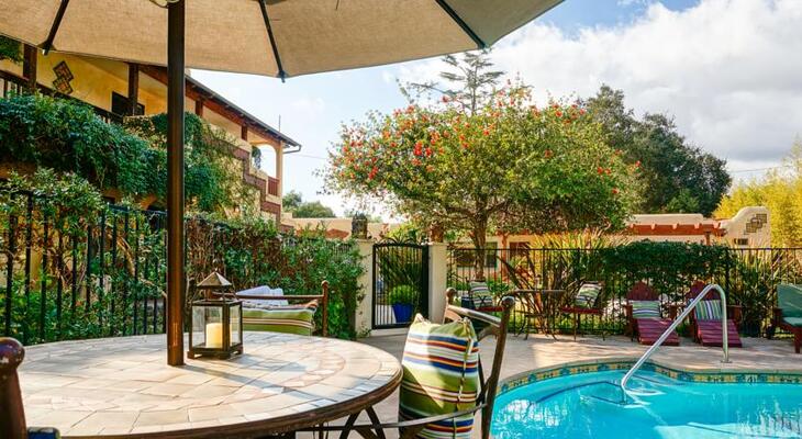 Blue Iguana Inn