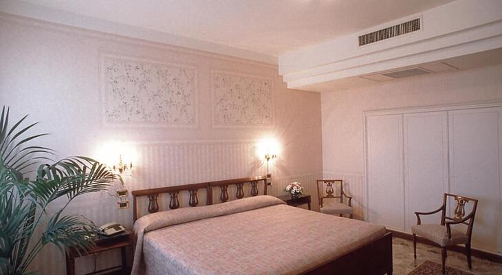 AstrA Hotel