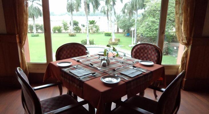 Cama Hotel