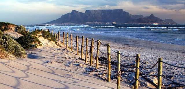 Bloubergstrand Beach