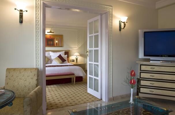 Sheraton Grand Pune Bund Garden Hotel