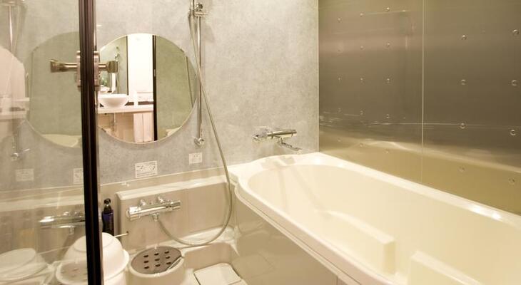 CROSS HOTEL OSAKA