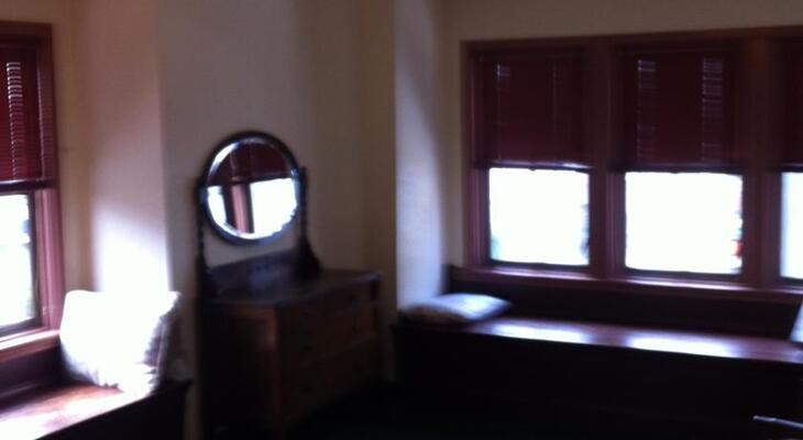 College Inn Hotel