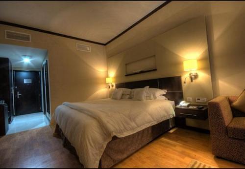 Grandeur Hotel